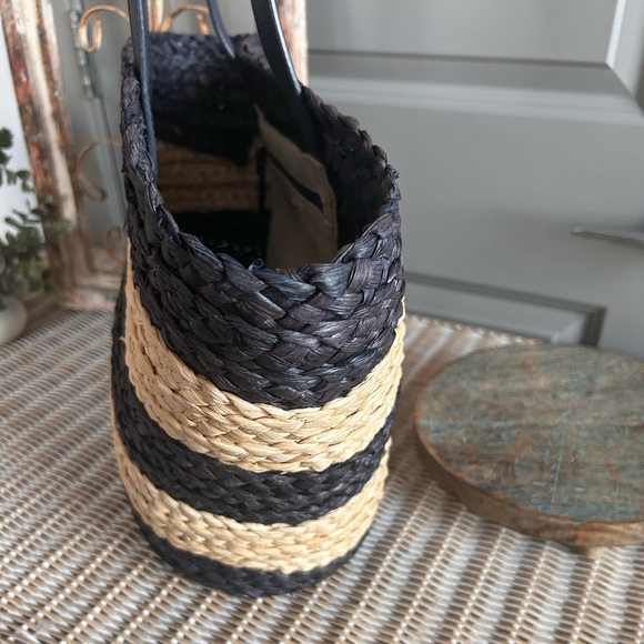 (100-125) Kate Spade New York "Shore Thing" Out and About Straw Tote beach - Picture 5 of 10